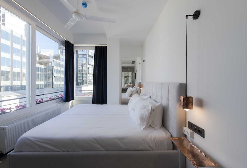 اتاق سوپریور, Levent Lavandula