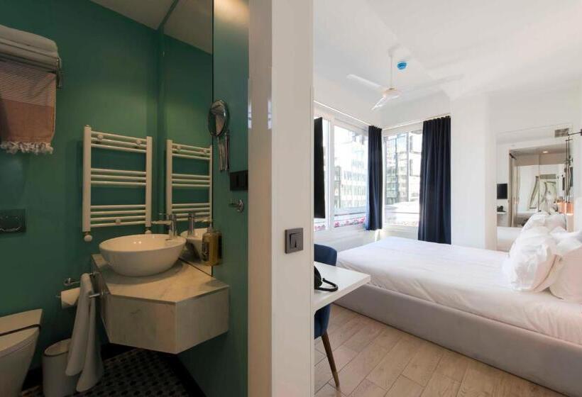 اتاق سوپریور, Levent Lavandula