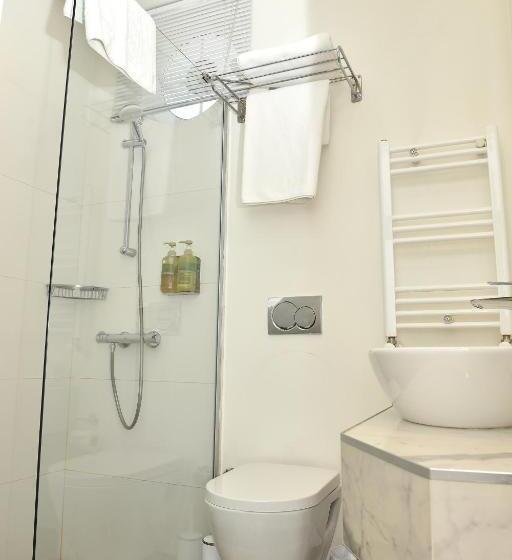 اتاق سوپریور, Levent Lavandula