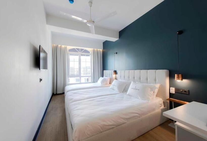 اتاق استاندارد سه نفره, Levent Lavandula