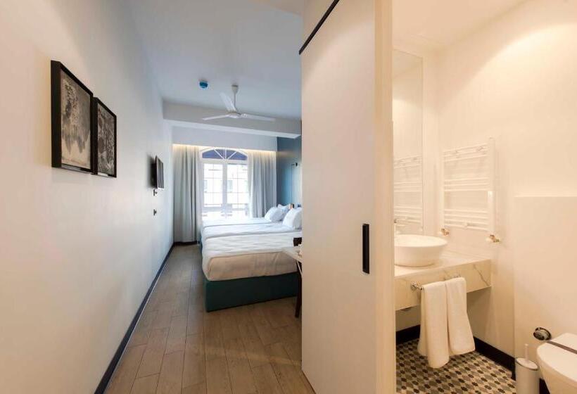 اتاق استاندارد سه نفره, Levent Lavandula