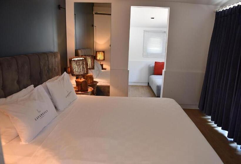 سوئیت با بالکن, Levent Lavandula