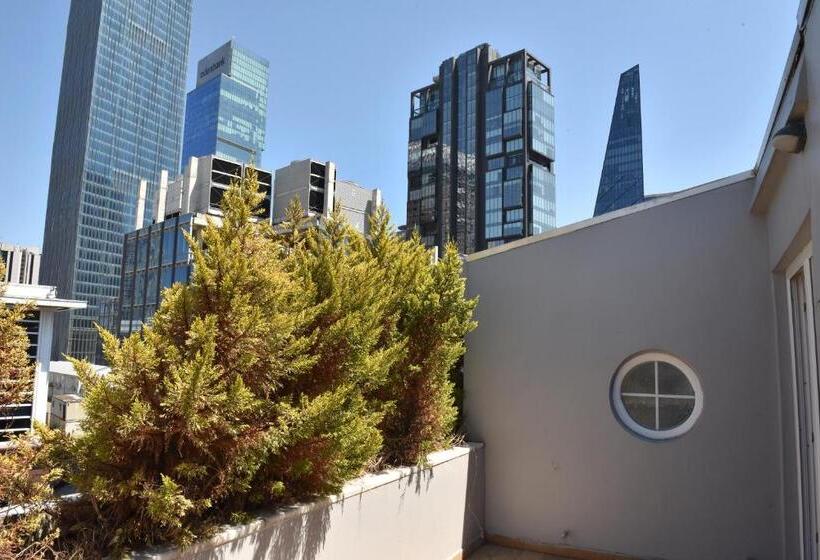 سوئیت با بالکن, Levent Lavandula