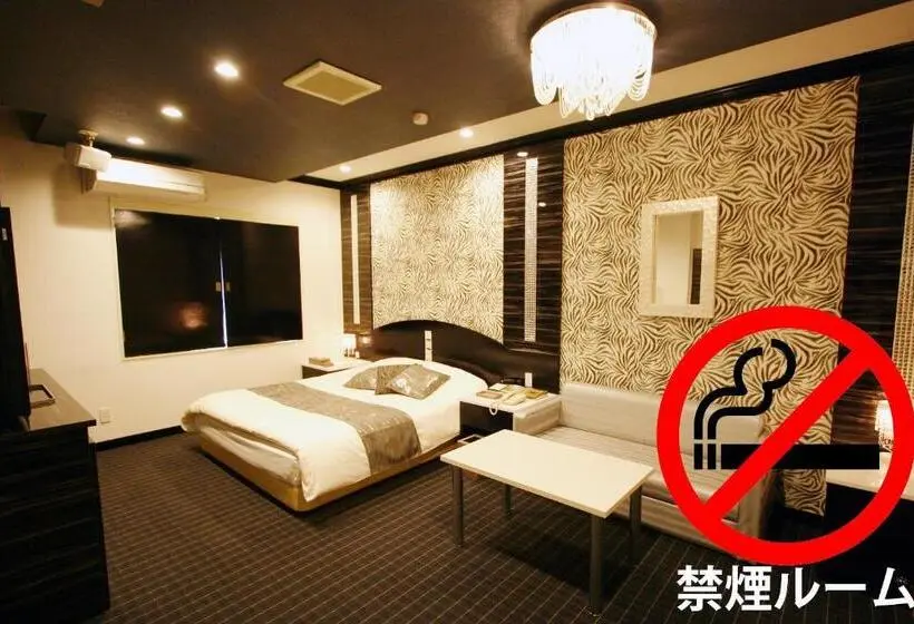 Standard-huone, Lex Suwa