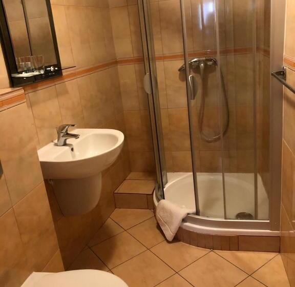 غرفة قياسية فردية, Majovey