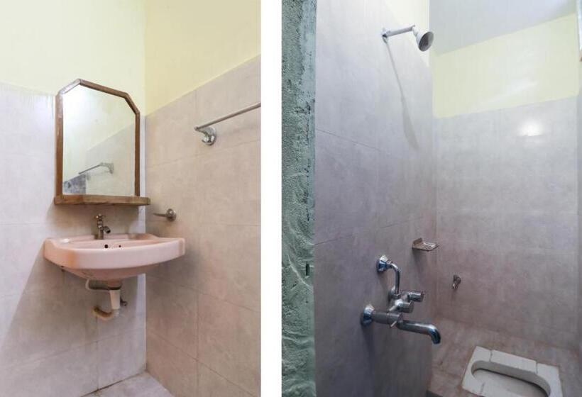 اتاق کلاسیک سه تخته, Spot On 48499  Monu