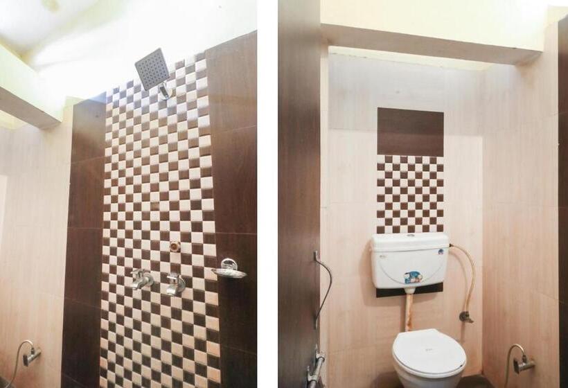 اتاق کلاسیک سه تخته, Spot On 48499  Monu