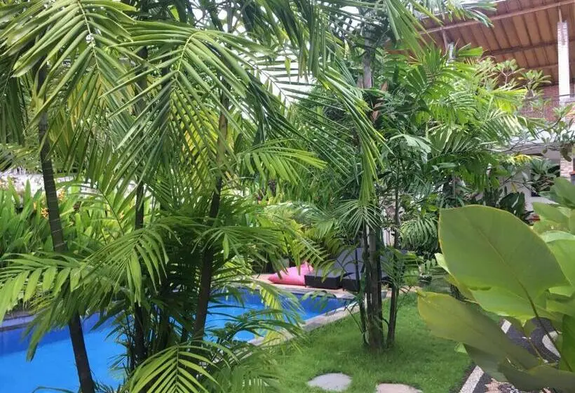 اتاق استاندارد با چشمانداز استخر, Arjuna Uluwatu Guest House