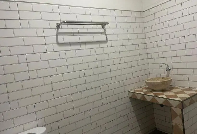 سوئیت جونیور با چشمانداز باغ, Arjuna Uluwatu Guest House