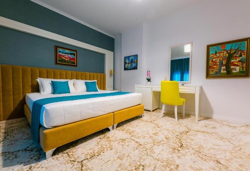 高级套房, Art Hotel Tirana