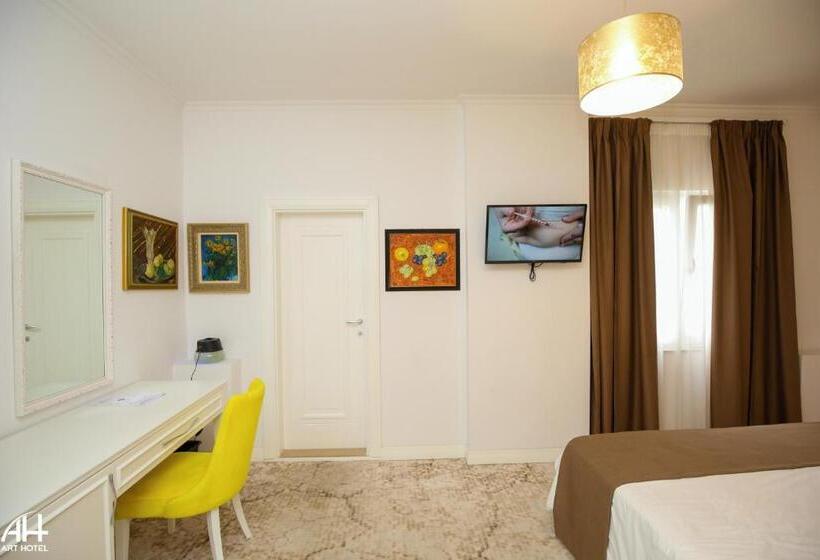 标准间带阳台, Art Hotel Tirana