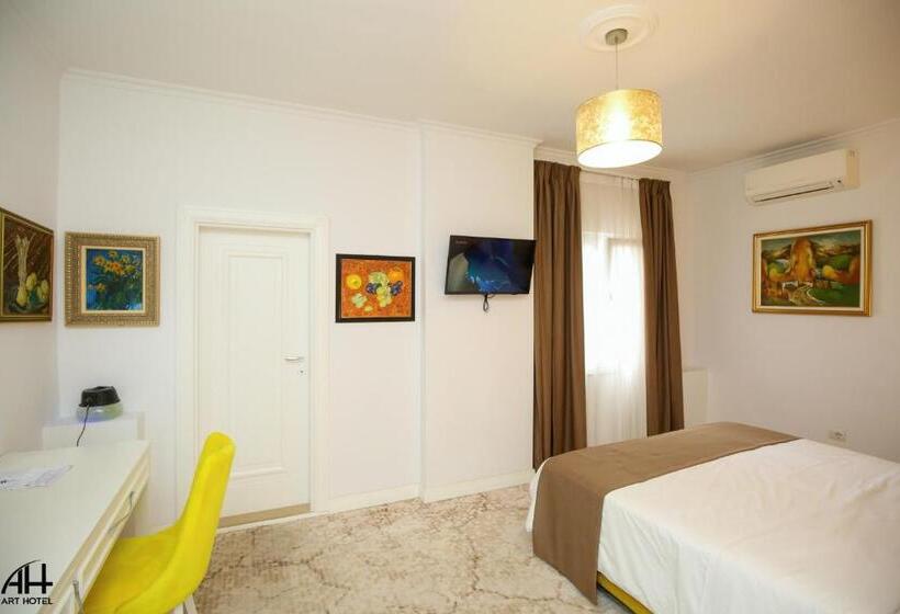 带阳台的标准单人间, Art Hotel Tirana