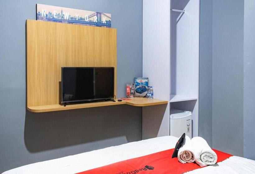 Номер Economy, Reddoorz Plus @ Otista Raya Ciputat