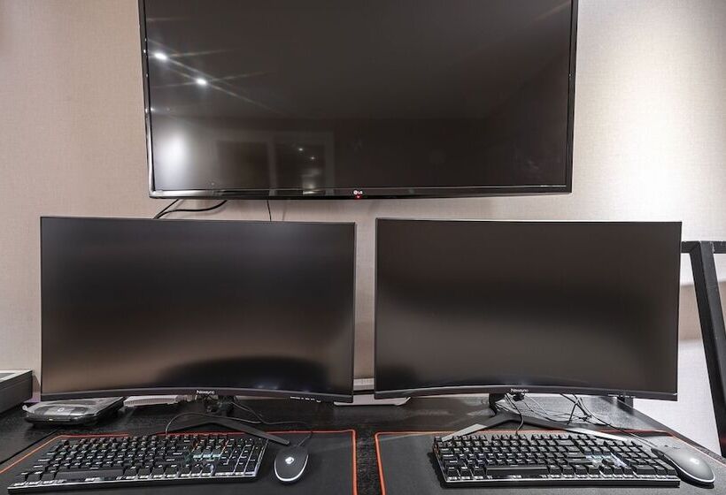 اتاق لوکس, French Code