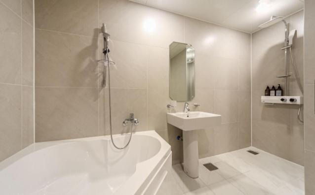 اتاق استاندارد, French Code