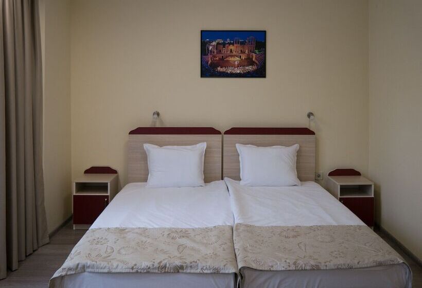 스탠다드 스튜디오 (테라스구비), Puldin Coop