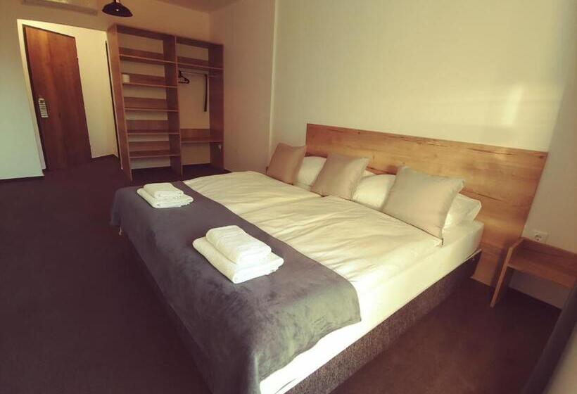 Standardrum med Balkong, Promenade