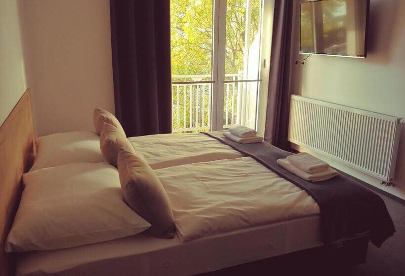 Standardrum med Balkong, Promenade