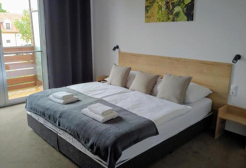 Standardrum med Balkong, Promenade