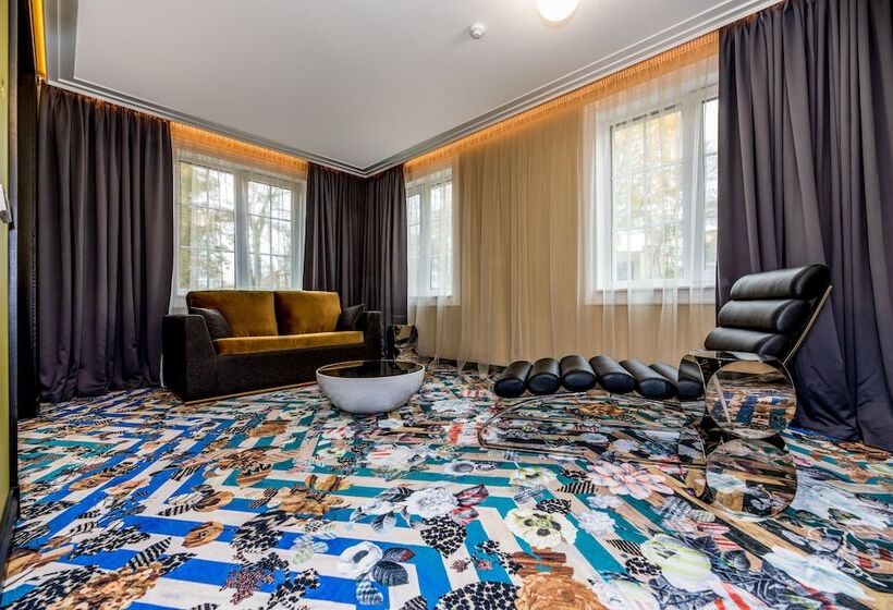 سوییت جونیور, Amsterdam Plaza Hotel & Spa
