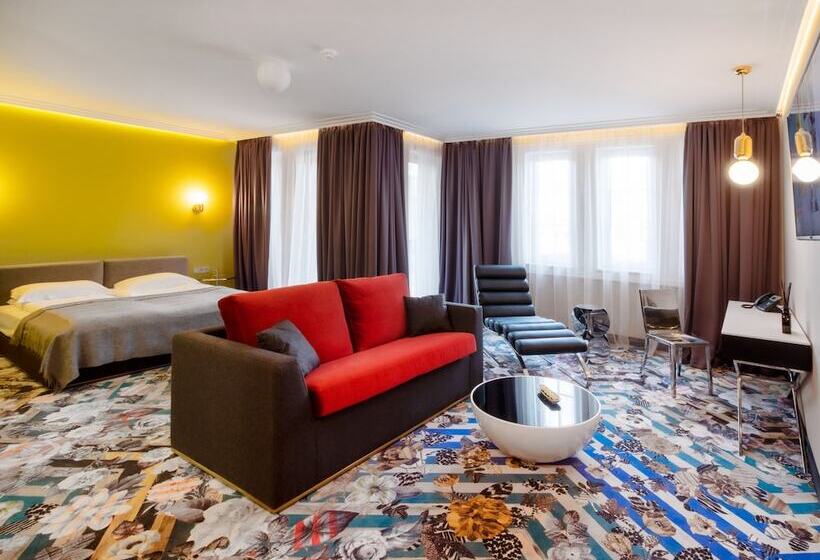 سوییت جونیور, Amsterdam Plaza Hotel & Spa