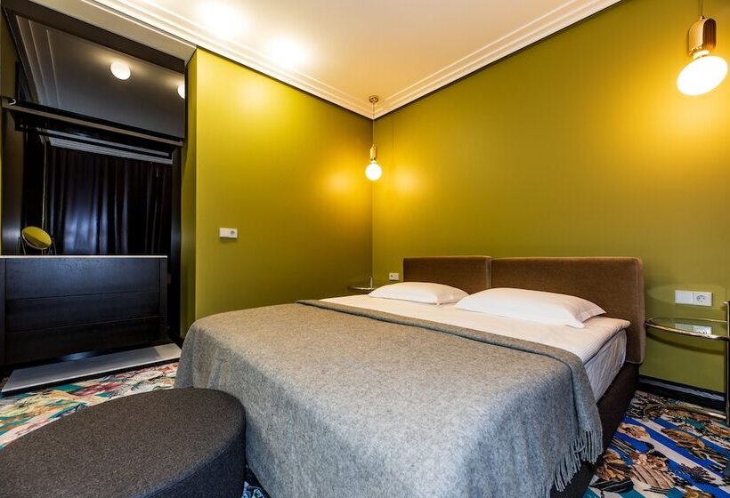 سوییت جونیور, Amsterdam Plaza Hotel & Spa