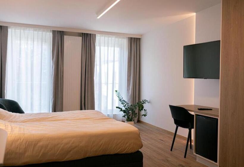 Standard Room, Den Briel