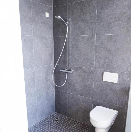 Deluxe Room, Den Briel