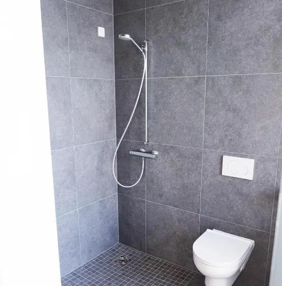 Deluxe Room, Den Briel