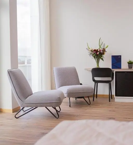 Deluxe Room, Den Briel