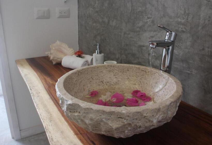 سوئیت با تخت بزرگ, Little Gem Hotel Tulum La Veleta
