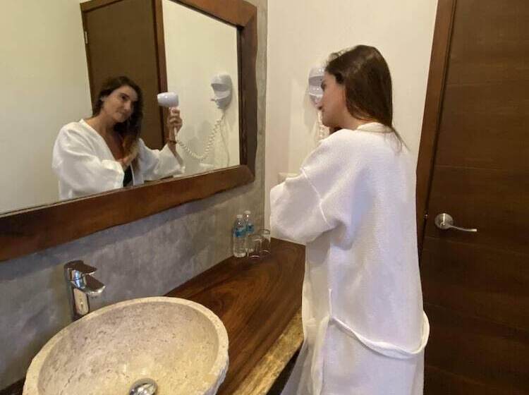 سوئیت با تخت بزرگ, Little Gem Hotel Tulum La Veleta