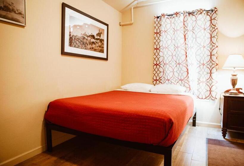 غرفة قياسية سرير ملكى, Old Brewery Hostel