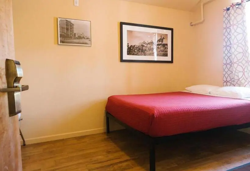 クイーンサイズベッドのスタンダードルーム, Old Brewery Hostel