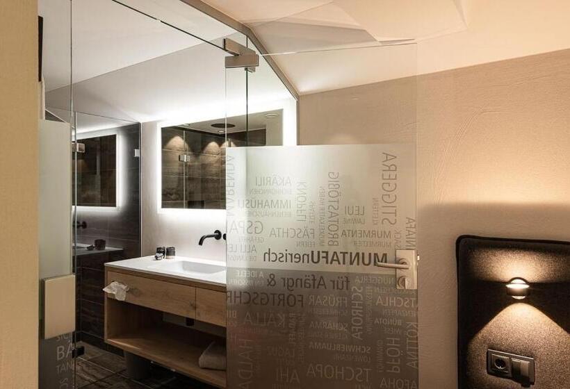 غرفة قياسية مزوَّدة بشُرفة, Bradabella   Montafon