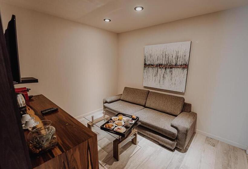 غرفة قياسية مزوَّدة بجاكوزي, La Urumpta Hotel By Aken Mind