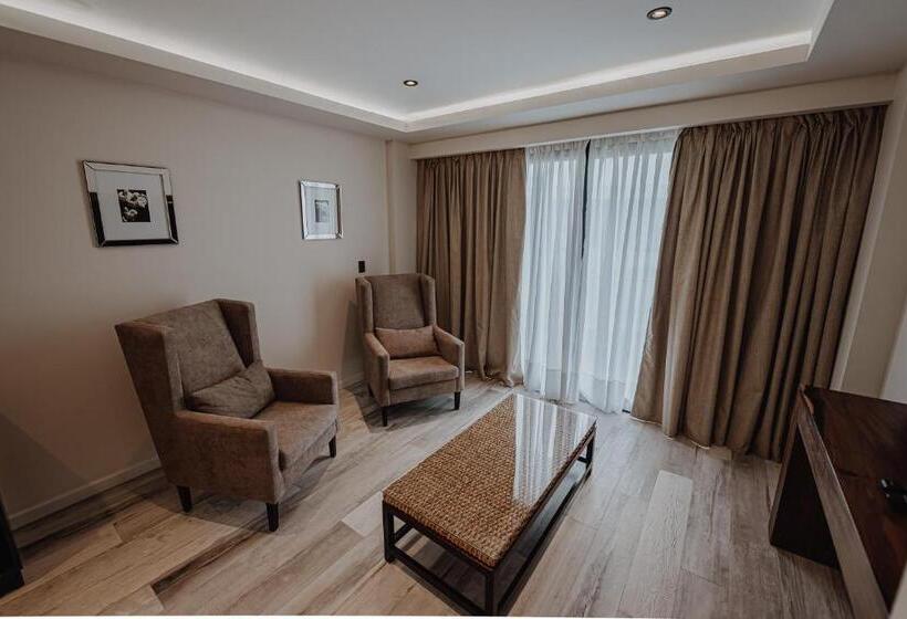 غرفة قياسية مزوَّدة بجاكوزي, La Urumpta Hotel By Aken Mind