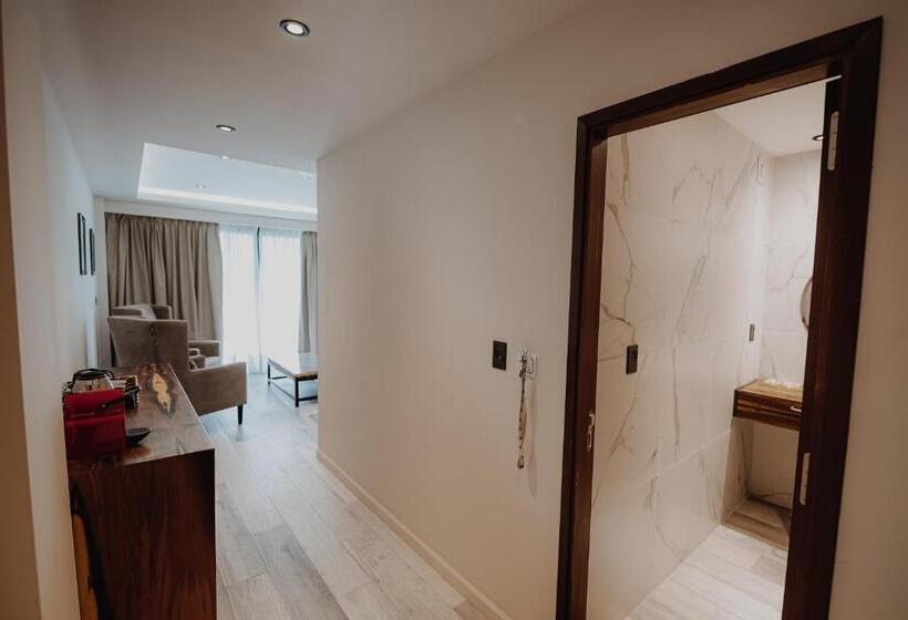 غرفة قياسية مزوَّدة بجاكوزي, La Urumpta Hotel By Aken Mind