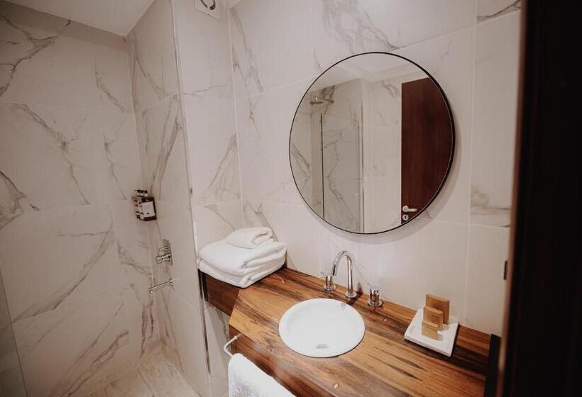 غرفة ديلوكس مزودة بشرفة, La Urumpta Hotel By Aken Mind