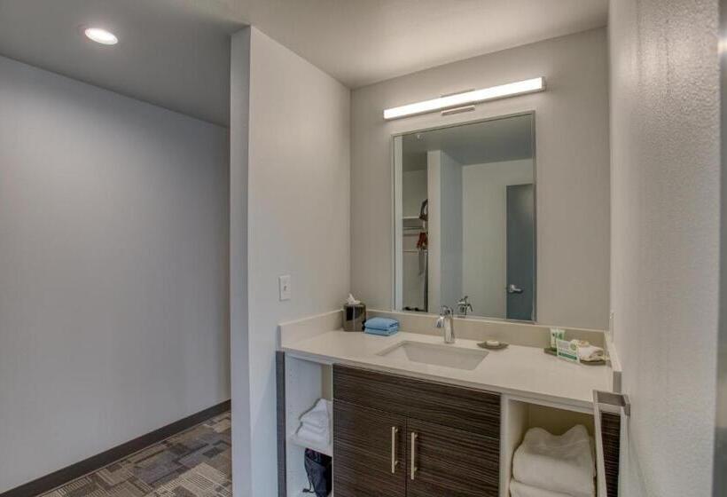 غرفة قياسية, Post Time Inn