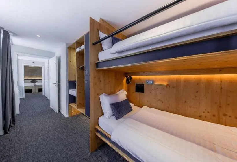 ファミリールーム, Villars Lodge