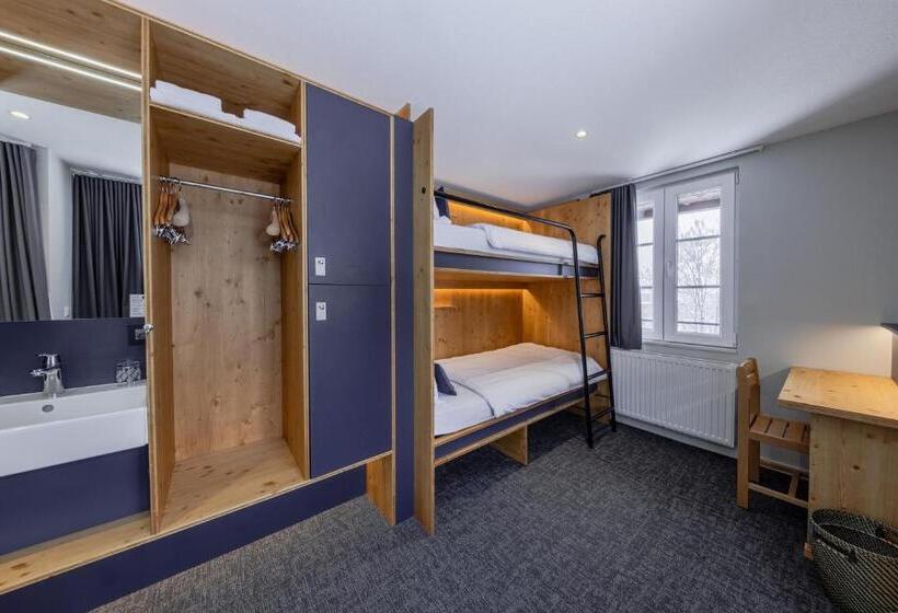 ファミリールーム, Villars Lodge