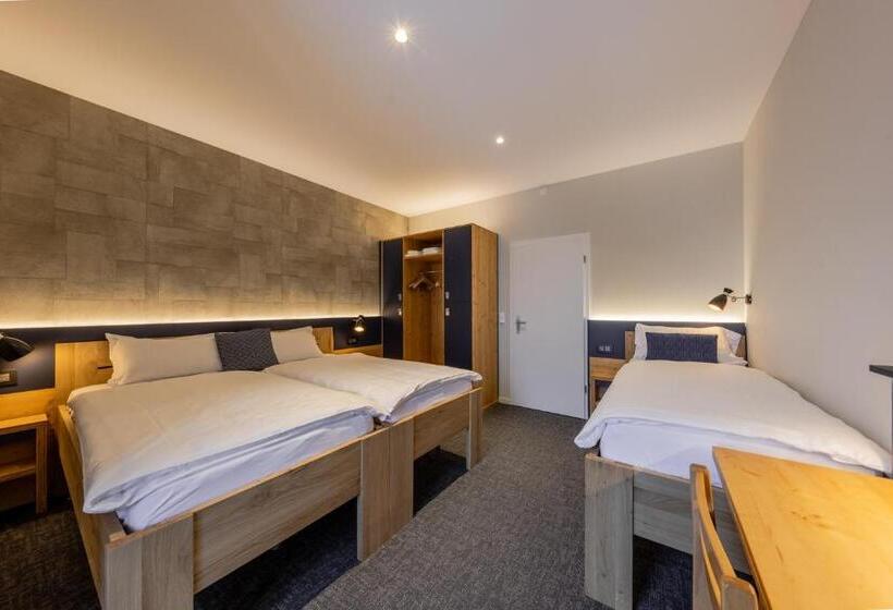 コンフォートトリプルルーム, Villars Lodge