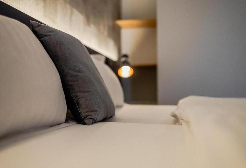 コンフォートトリプルルーム, Villars Lodge