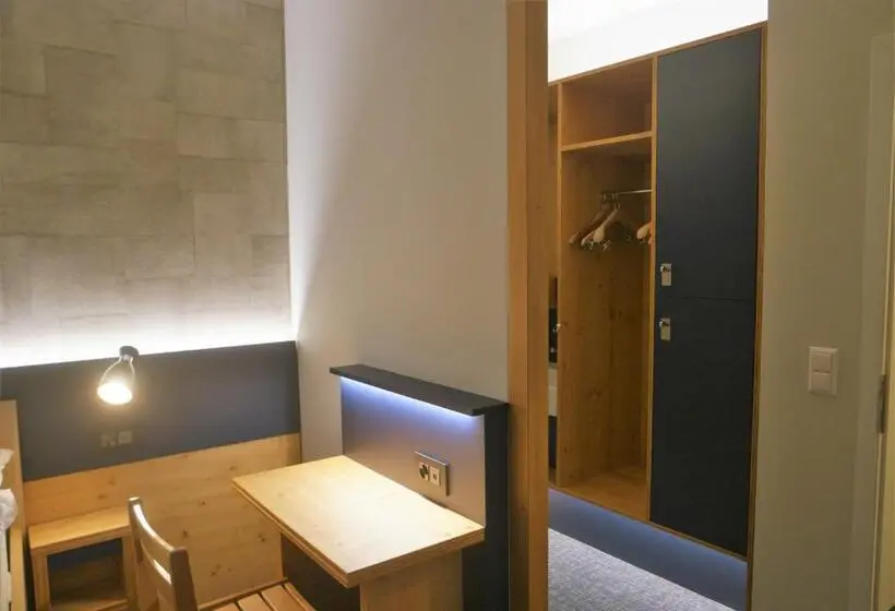 スーペリアファミリールーム, Villars Lodge