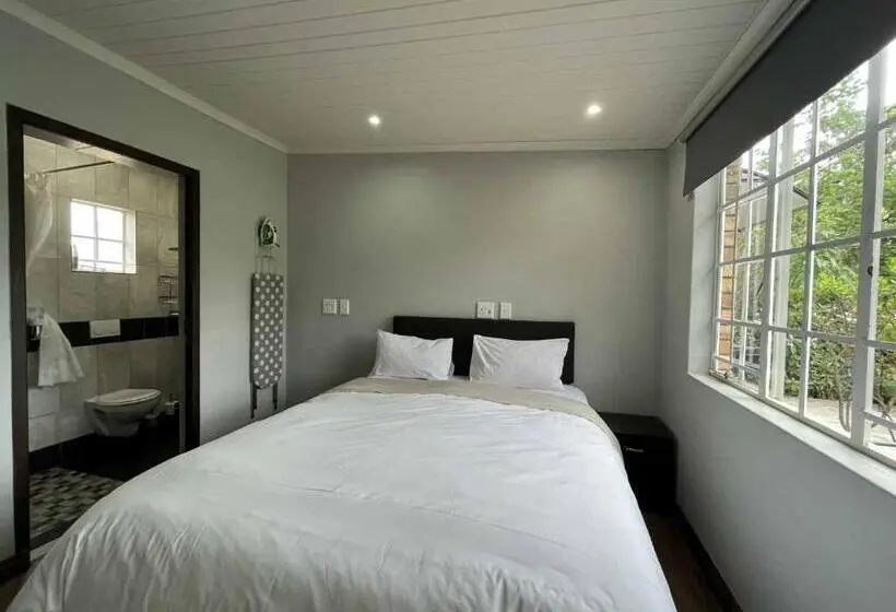 スタンダードルーム, Halleria Self Catering