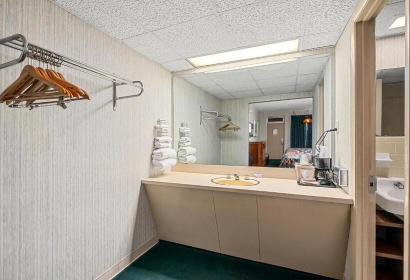 חדר סטנדרט עם מיטת קינג, Extended Stay Suites Cookeville   Tennessee Tech