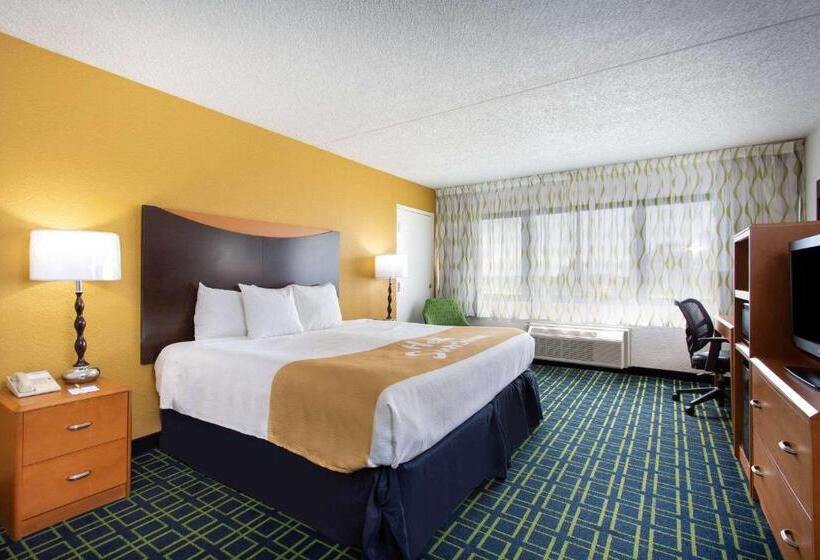 חדר דחוקס עם מיטת קינג, Days Inn By Wyndham Absecon Atlantic City Area