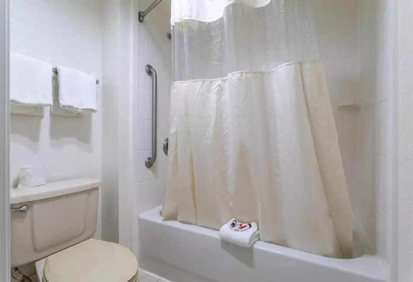 سوئیت با تخت بزرگ, Days Inn By Wyndham Absecon Atlantic City Area