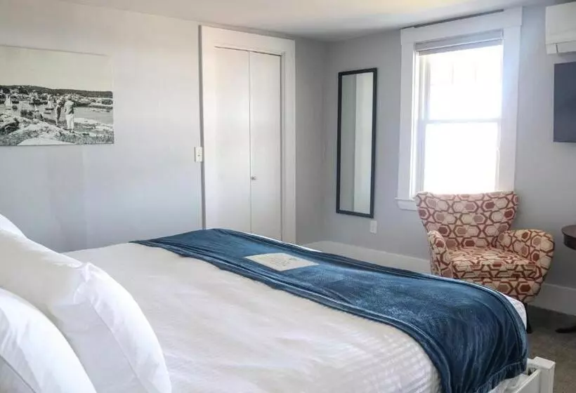 キングサイズベッドのスタンダードルーム, Emerson Inn By The Sea
